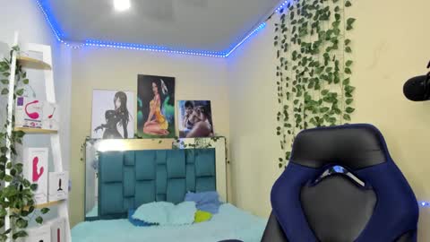 Snapshot of naomy777_ chatting on February 2025 03:12:02 AM naomy online show from February 2025 03:12:02 AM