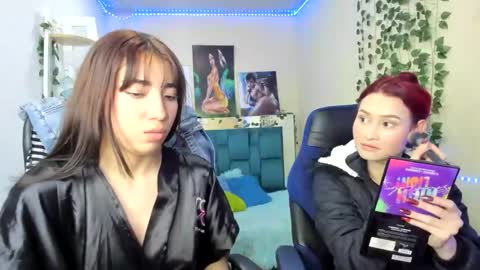 Snapshot of naomy777_ chatting on February 2025 11:12:02 PM naomy online show from February 2025 11:12:02 PM