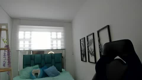 Snapshot of naomy777_ chatting on October 2025 07:43:01 PM naomy online show from October 2025 07:43:01 PM