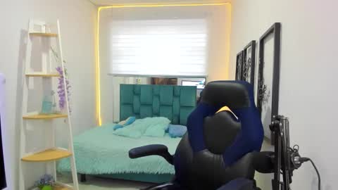 Snapshot of naomy777_ chatting on October 2025 07:58:02 PM naomy online show from October 2025 07:58:02 PM