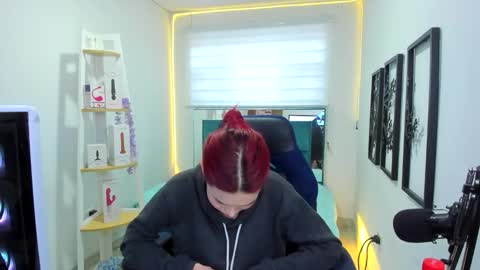 Snapshot of naomy777_ chatting on October 2025 09:05:02 PM naomy online show from October 2025 09:05:02 PM