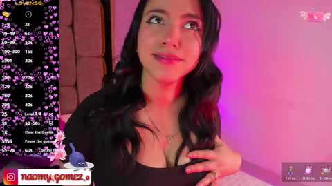 Naomy online show from November 2025 01:45:01 PM