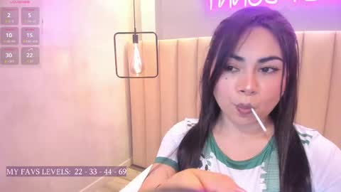 Naomy  online show from September 2025 09:37:02 PM