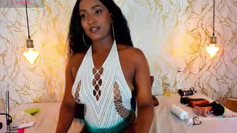 Naomy online show from December 2025 08:36:02 PM