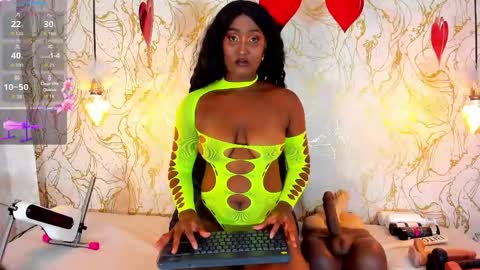 Naomy online show from May 2026 08:59:02 PM