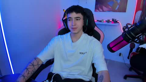 Snapshot of naranjo_seb chatting on February 2025 05:53:02 AM sebastian online show from February 2025 05:53:02 AM