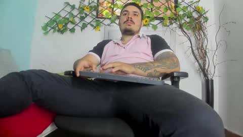 Snapshot of narciso_kh chatting on November 2025 08:42:02 PM deibyd online show from November 2025 08:42:02 PM