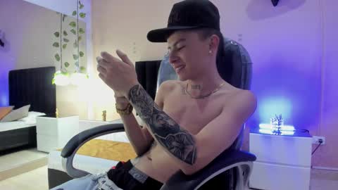 Snapshot of nascary_fox chatting on November 2025 08:16:01 PM Nascary Fox online show from November 2025 08:16:01 PM