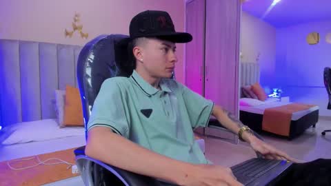 Snapshot of nascary_fox chatting on January 2026 07:15:02 PM Nascary Fox online show from January 2026 07:15:02 PM