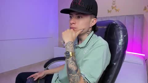 Snapshot of nascary_fox chatting on February 2026 06:44:02 PM Nascary Fox online show from February 2026 06:44:02 PM