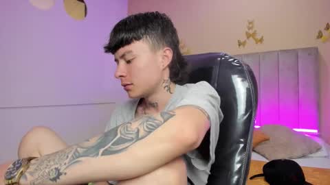 Snapshot of nascary_fox chatting on February 2026 07:52:01 PM Nascary Fox online show from February 2026 07:52:01 PM