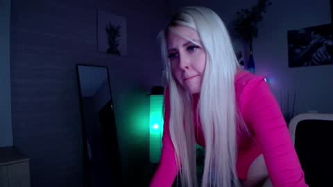 Snapshot of nastasya_cute chatting on December 2024 01:47:01 AM Nastya online show from December 2024 01:47:01 AM