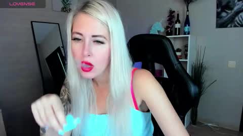 Snapshot of nastasya_cute chatting on September 2025 01:27:01 AM Nastya online show from September 2025 01:27:01 AM