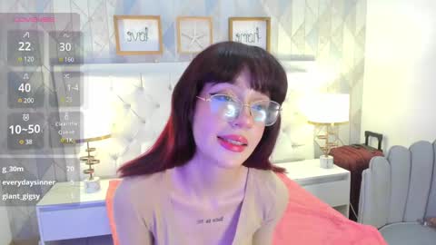 Snapshot of nastya_fantasy chatting on February 2025 10:21:02 PM Nastya online show from February 2025 10:21:02 PM