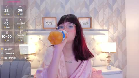 Snapshot of nastya_fantasy chatting on February 2025 10:22:02 PM Nastya online show from February 2025 10:22:02 PM