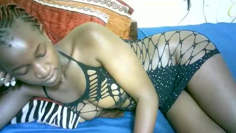 Marie online show from November 2025 10:09:01 PM