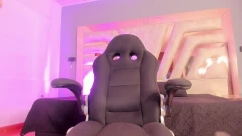 Natacha  online show from April 2026 11:34:01 AM