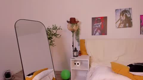 Snapshot of natali_xl chatting on June 2026 01:30:02 AM Natali online show from June 2026 01:30:02 AM