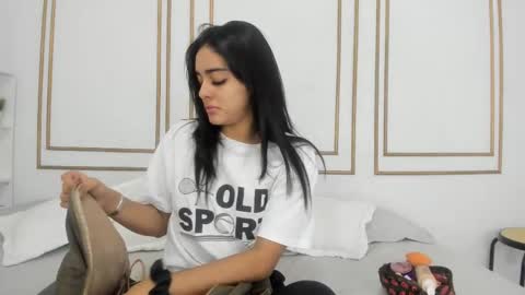 Snapshot of natalia_aguirre chatting on February 2025 12:16:02 PM Naty online show from February 2025 12:16:02 PM