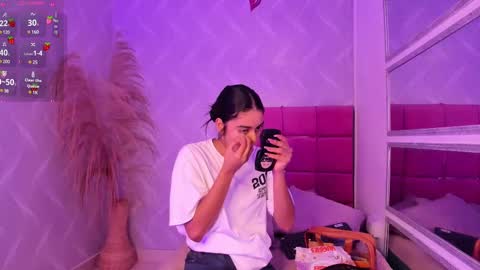 Snapshot of natalia_aguirre chatting on February 2025 12:20:01 PM Naty online show from February 2025 12:20:01 PM