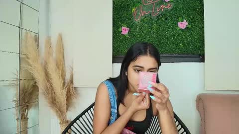 Snapshot of natalia_aguirre chatting on September 2025 12:26:01 PM Naty online show from September 2025 12:26:01 PM