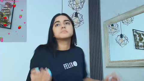 Snapshot of natalia_aguirre chatting on September 2025 12:16:02 PM Naty online show from September 2025 12:16:02 PM