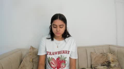 Snapshot of natalia_aguirre chatting on October 2025 12:17:02 PM Naty online show from October 2025 12:17:02 PM