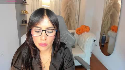 Snapshot of natalia_leon8 chatting on October 2025 04:12:01 AM Natalia Leon online show from October 2025 04:12:01 AM