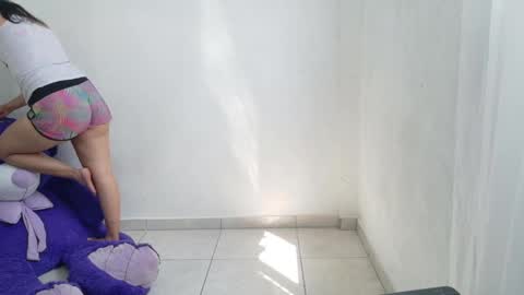 nataliavela online show from May 2026 03:31:02 PM