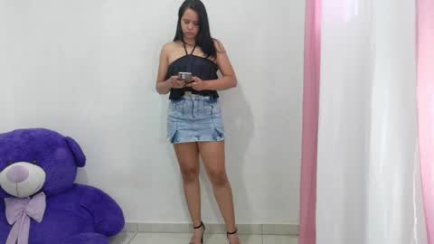 nataliavela online show from May 2026 10:18:02 PM