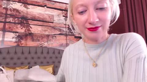 Natalie online show from October 2025 09:37:01 AM