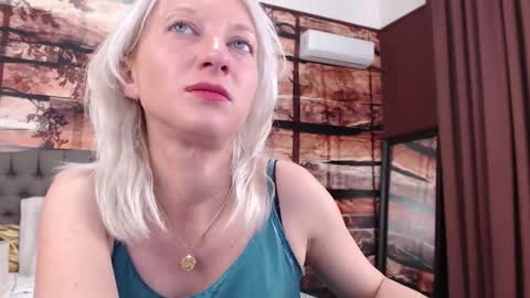 Natalie online show from October 2025 11:42:01 AM