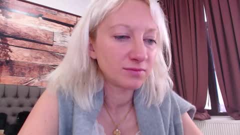 Natalie online show from November 2025 10:46:02 AM