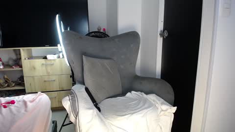 Snapshot of natalie_fox23 chatting on December 2024 10:08:02 PM Natalia online show from December 2024 10:08:02 PM