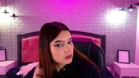 natalie  online show from September 2025 02:44:02 AM