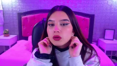 natalie  online show from December 2025 03:57:01 AM