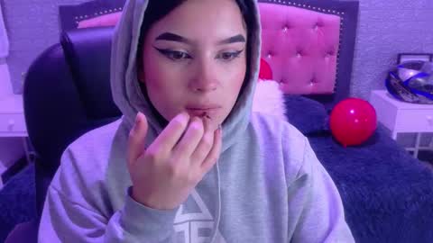 natalie  online show from February 2026 03:14:02 AM