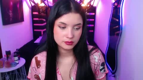 natalie  online show from May 2026 08:39:01 PM