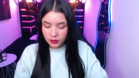 natalie  online show from May 2026 12:01:01 PM