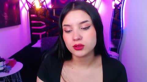 natalie  online show from May 2026 08:05:01 PM