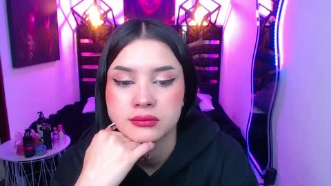 natalie  online show from May 2026 12:03:02 PM