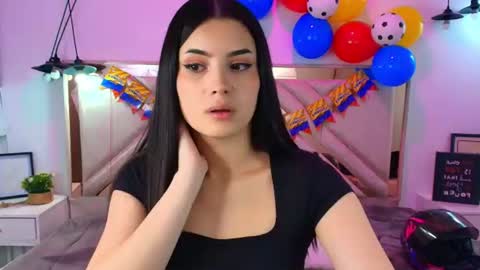 Snapshot of natalie_loffreda chatting on June 2026 07:49:01 PM natalie online show from June 2026 07:49:01 PM