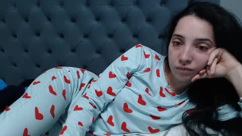 Snapshot of natalie_mia chatting on January 2025 03:29:01 AM Miia online show from January 2025 03:29:01 AM