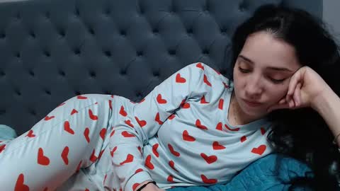 Snapshot of natalie_mia chatting on January 2025 03:26:02 AM Miia online show from January 2025 03:26:02 AM