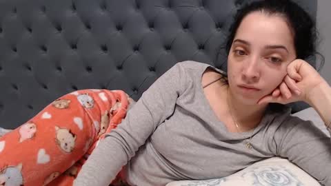 Snapshot of natalie_mia chatting on February 2025 03:09:01 AM Miia online show from February 2025 03:09:01 AM