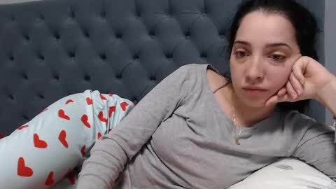 Snapshot of natalie_mia chatting on February 2025 03:01:01 AM Miia online show from February 2025 03:01:01 AM