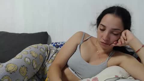 Snapshot of natalie_mia chatting on September 2025 01:00:01 AM Miia online show from September 2025 01:00:01 AM