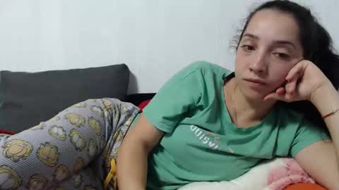 Snapshot of natalie_mia chatting on October 2025 01:57:01 AM Miia online show from October 2025 01:57:01 AM