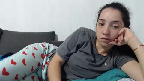 Snapshot of natalie_mia chatting on November 2025 05:51:02 AM Miia online show from November 2025 05:51:02 AM