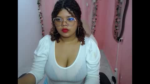 Snapshot of natalie_tits1 chatting on October 2025 03:43:01 PM natalie_tits1 online show from October 2025 03:43:01 PM